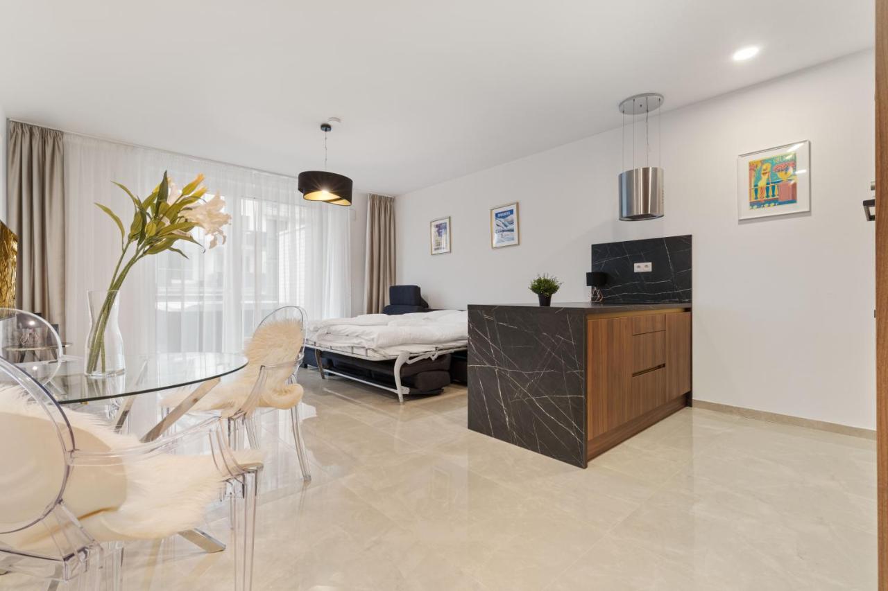 Lam Jegeho Alej - Jacuzzi - Free Parking Daire Bratislava Dış mekan fotoğraf